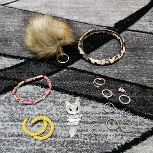 POM POM FUR KEYCHAIN LEOPARD PRINT BRACELET KEYCHAIN ASSORTED JEWELRY RINGS PF